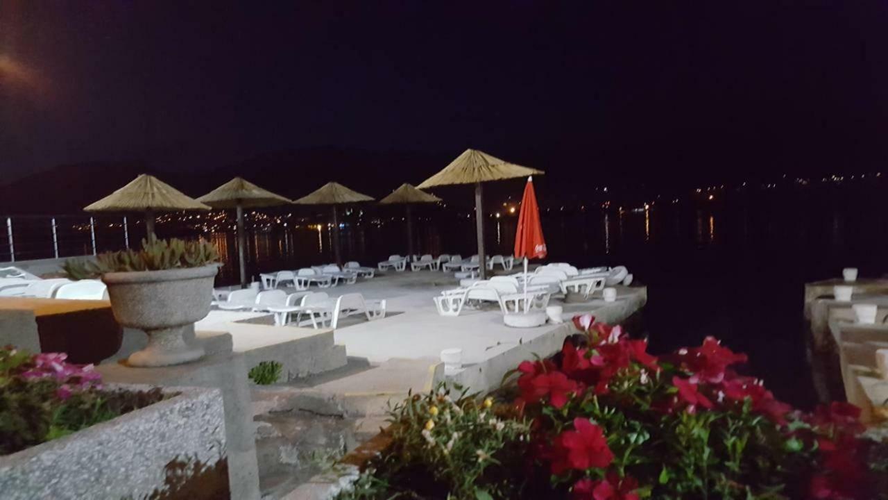 Apartments Klakor Ps Tivat Exterior foto